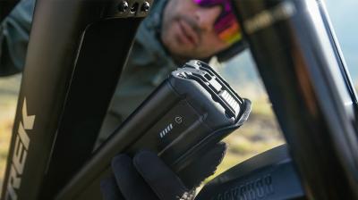  Powerfly+ 4 EU M 29 Matte Mercury/Gloss Power Surg Produktbild 2